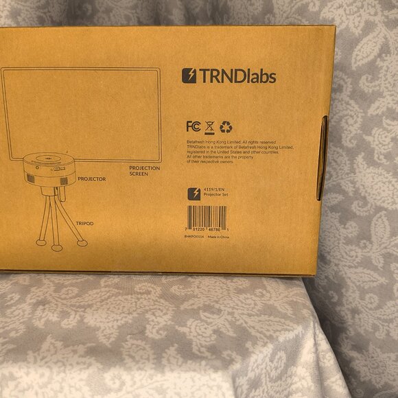 NEW IN BOX TRNDlabs Mini Projector Set - Picture 6 of 6